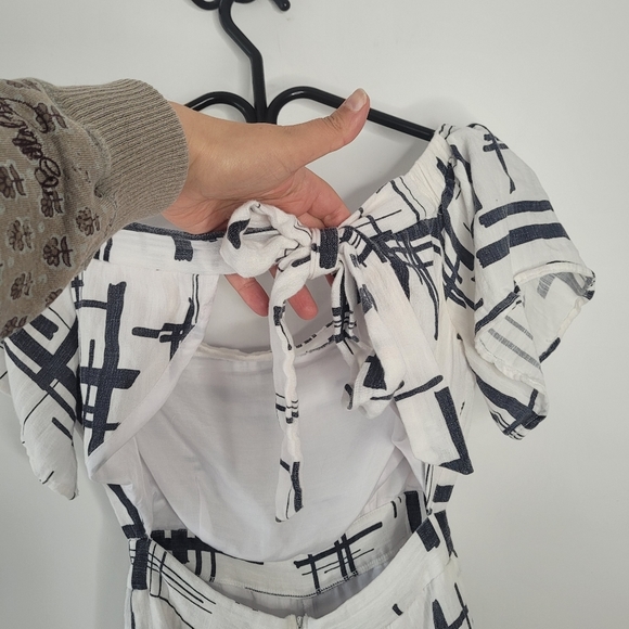 Black and white romper size Medium - Picture 6 of 14